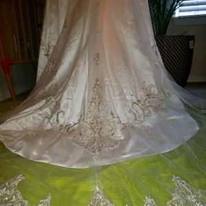Beautiful Wedding Gown Princess Shoulders